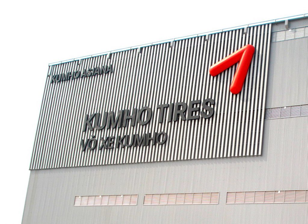 KUMHO TIRES SQUARE