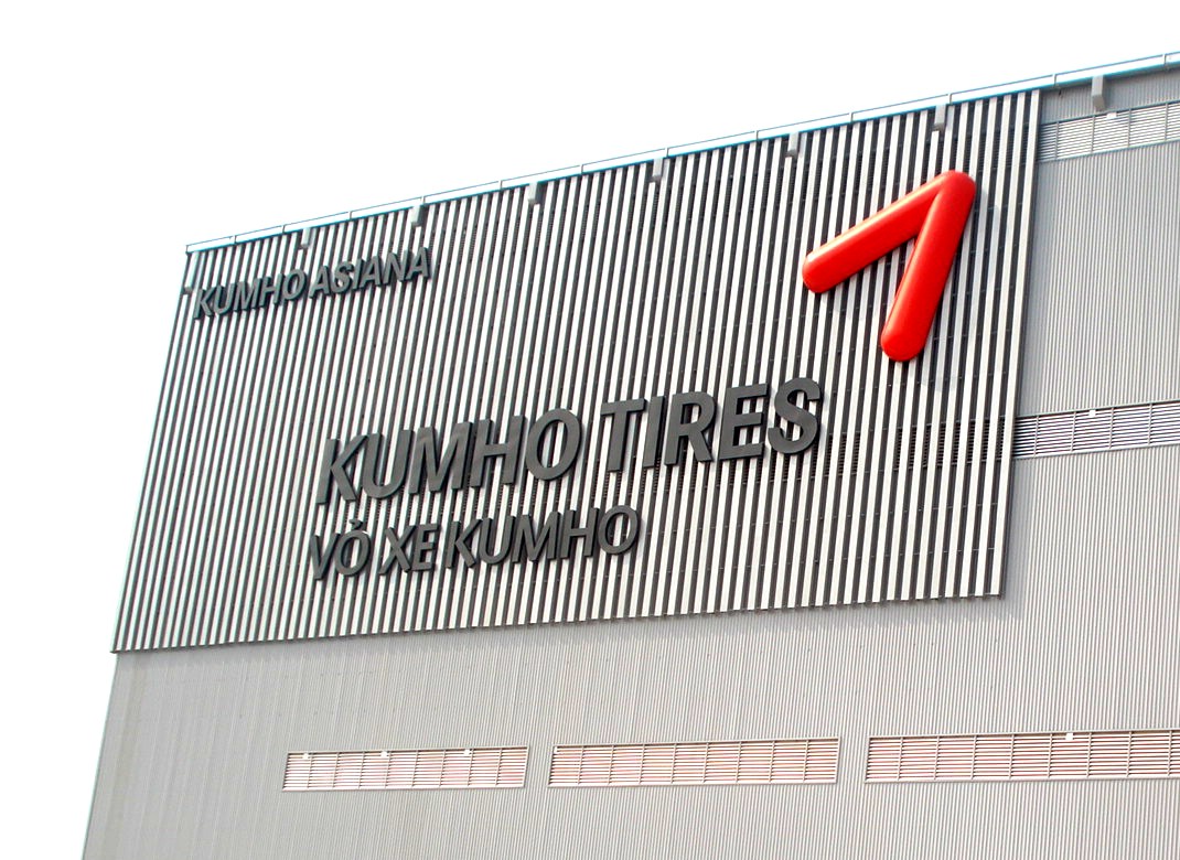 KUMHO TIRES SQUARE